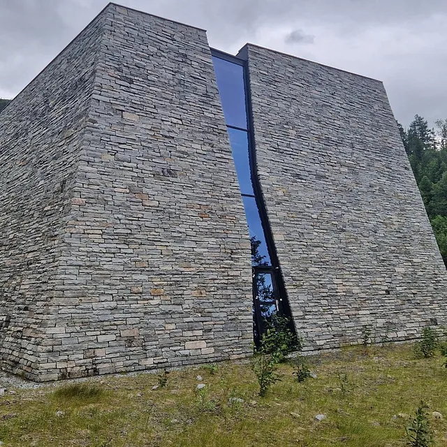 Fullført oppdrag med naturstein